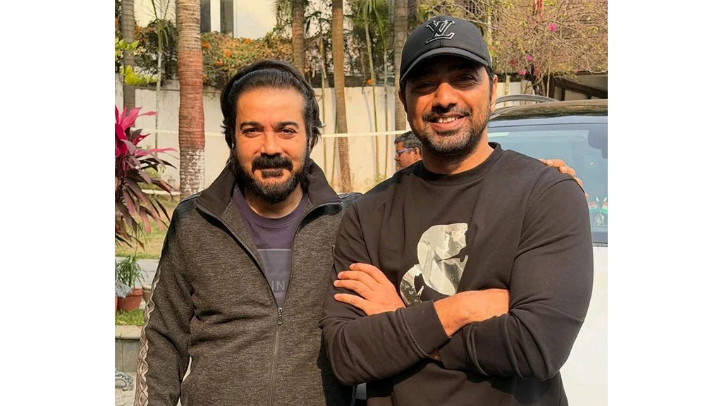 দেব বুম্বাদার বিতর্কে মাঝে এবার রানা সরকার.